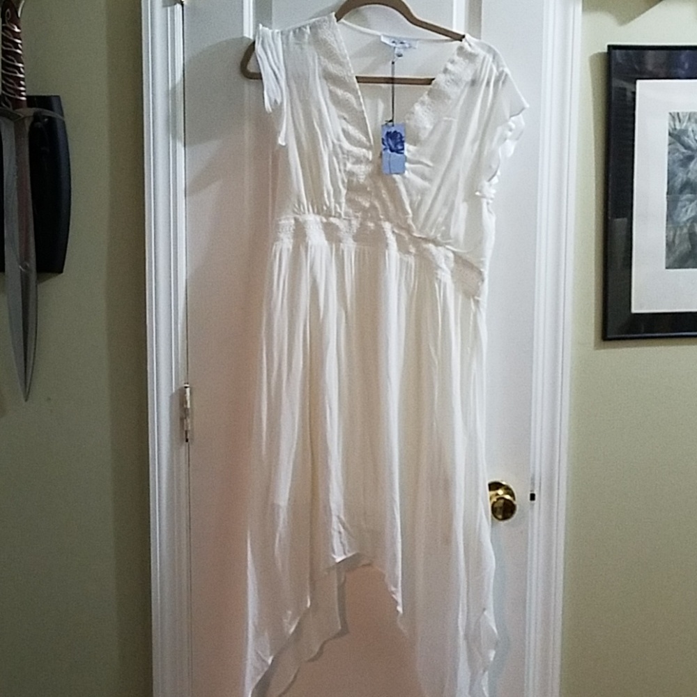 Libby Edelman Ivory flutter sleeve dress Lg